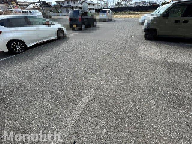 サンヴェール城東の駐車場