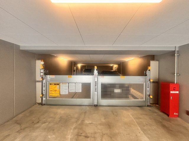 セレニテ神戸ミラクの駐車場