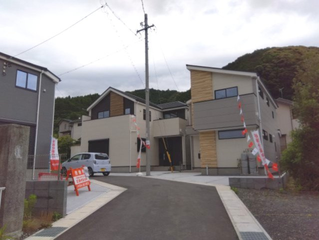 【前面道路含む現地写真】の画像