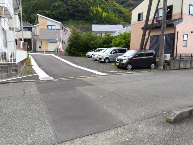 【前面道路含む現地写真】の画像