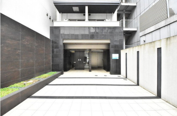 APPLE RESIDENCE水道橋のエントランス