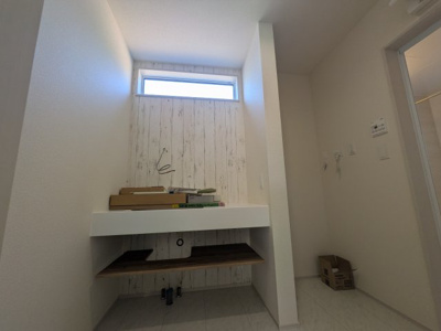 【独立洗面台】 | 安行領家新築戸建 | 使いやすいフラットカウンターです。使うとはまります。