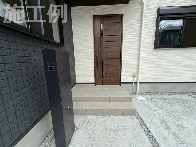 秦野市三屋新築戸建て　第1-2号棟の設備|玄関＆ポスト＆宅配BOX