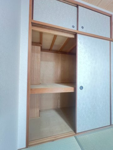 コーポラス茨木A棟の収納