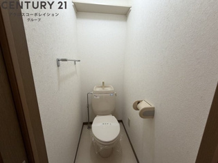 温水洗浄便座付きのトイレです♪