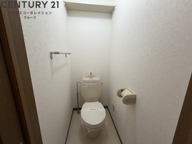 温水洗浄便座付きのトイレです♪