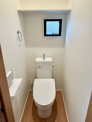 名東区梅森坂２丁目戸建のトイレ|2階トイレ