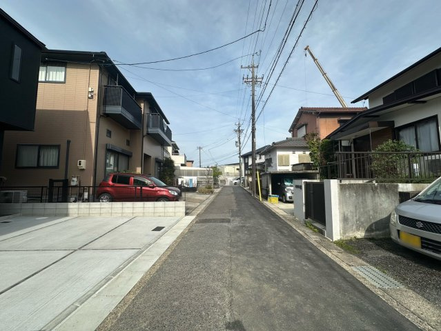 名東区梅森坂２丁目戸建の前面道路含む現地写真