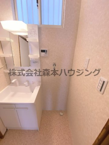 【設備】 | 　寝屋川市春日町30戸建貸家 | 室内洗濯機置き場です