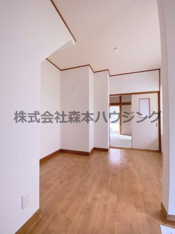 【居間・リビング】 | 　寝屋川市春日町30戸建貸家 | 使いやすい居間です