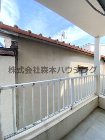 【展望】 | 　寝屋川市春日町30戸建貸家 | バルコニーから東向きの眺望です