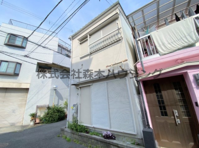 【外観】 | 　寝屋川市春日町30戸建貸家 | 物件の外観です