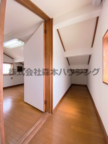 【収納】 | 　寝屋川市春日町30戸建貸家 | 使い勝手の良い屋根裏収納があります