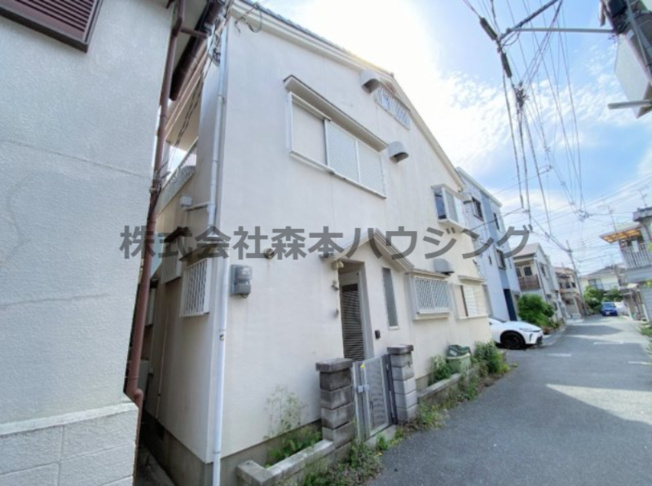 【外観】 | 　寝屋川市春日町30戸建貸家 | 外観も気になるポイント