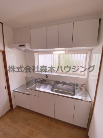 【キッチン】 | 　寝屋川市春日町30戸建貸家 | お料理しやすいキッチンです
