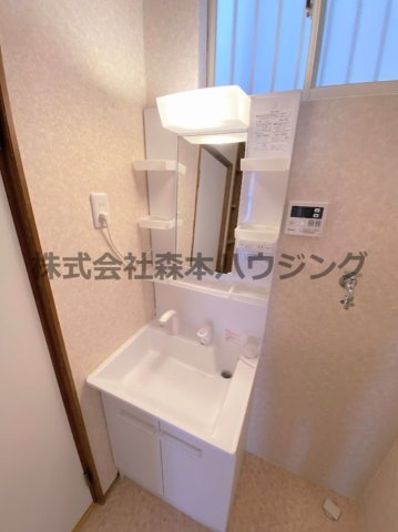【独立洗面台】 | 　寝屋川市春日町30戸建貸家 | 使いやすい独立洗面台です