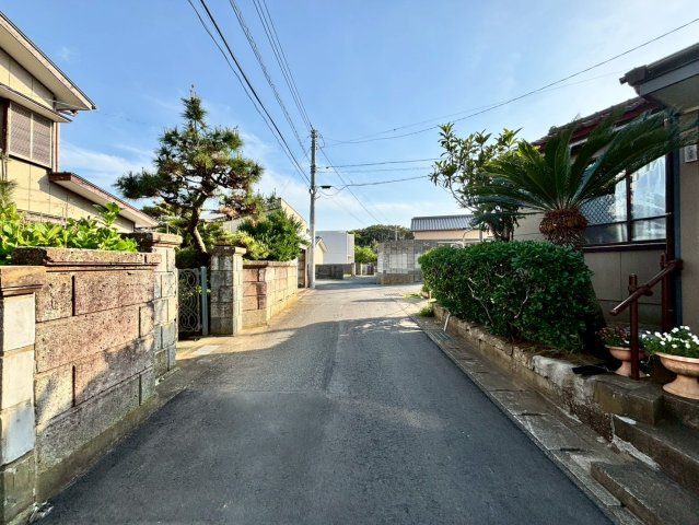 千葉県銚子市海鹿島町中古戸建の前面道路含む現地写真