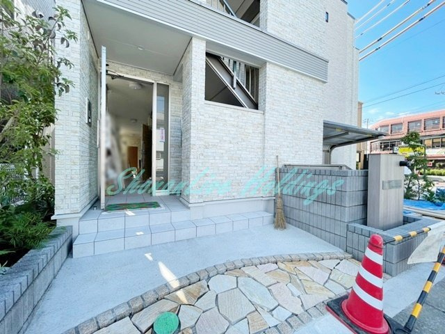 鎌倉市大船２丁目のアパートのエントランス