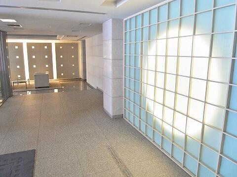 フォルム四谷外苑東のロビー|ゆとりのあるロビーです