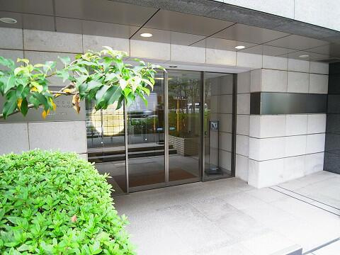 フォルム四谷外苑東のエントランス|建物の内部です