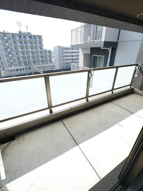 ＡＣＴＳＯＨＯ　ＫＥＩＯ　笹塚のバルコニー|外からの目が気にならないバルコニーで洗濯物が干せます