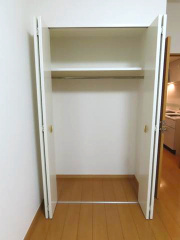 パシフィックコート目黒南の洗面所|明るい洗面所です