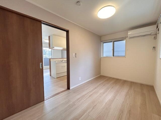 サンライズ大山Ⅱの洋室|寝室としても使いやすいサイズ感