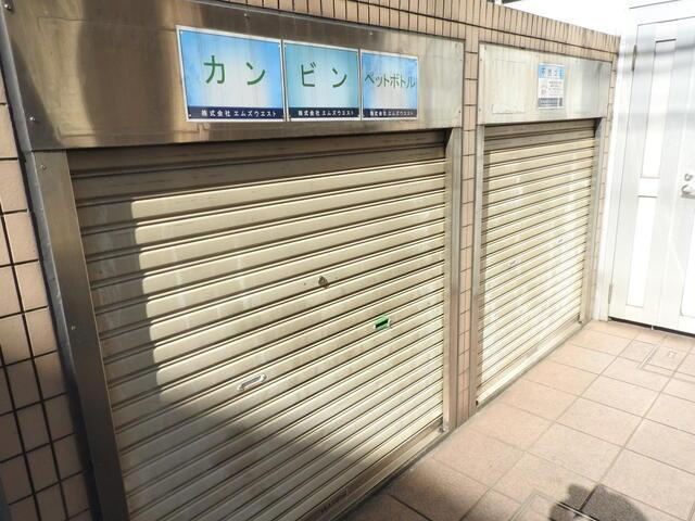 グランバリュー羽田のその他共用部分|ゴミストッカーです