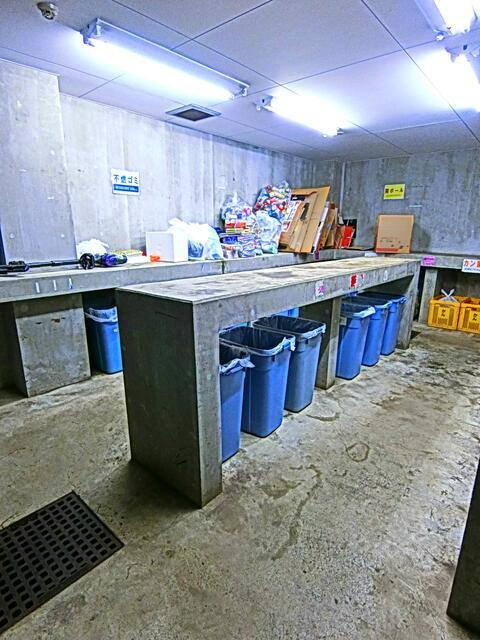 ステラコートのその他共用部分|ゴミストッカーです