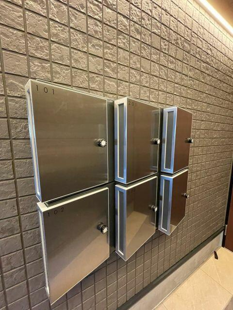 ハーモニーテラス神泉のその他共用部分|宅配ボックスです