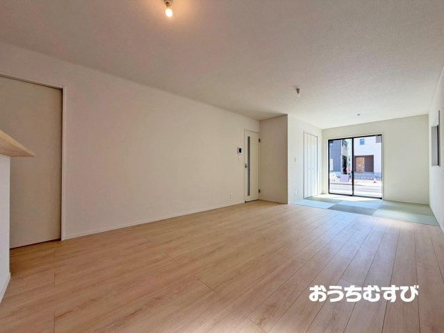 春日井市如意申町第2(全5棟)の居間・リビング