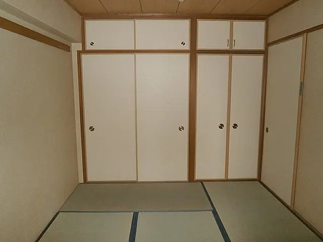 本山アーバンライフの居間・リビング