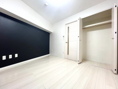 【洋室】 | 東武ハイライン都立大 | ◆空間を余すところなく有効利用した収納は生活空間をより上質なものにしてくれるでしょう。

