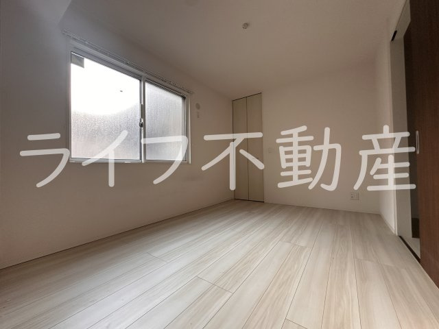ラフィーネ クローバーの寝室|開放的な寝室です