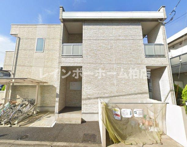 リブリ・白山EASTのエントランス|ゆとりのあるエントランスです