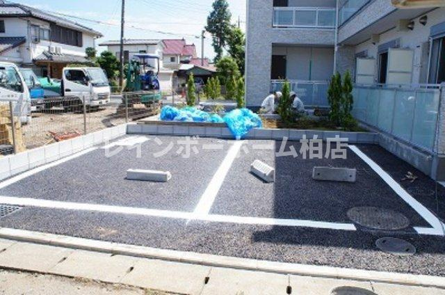 リブリ・白山EASTの駐車場|駐車場完備です