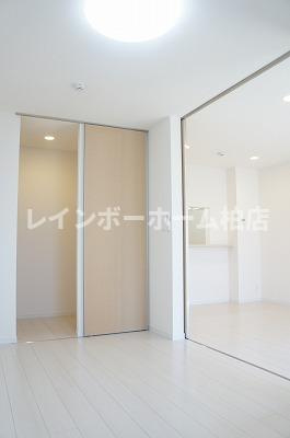 リブリ・白山EASTの寝室