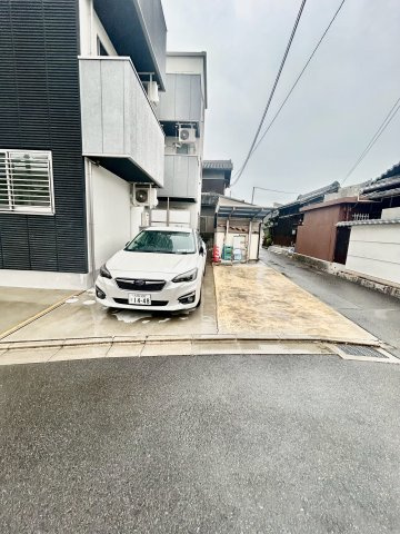 プリヴェ江坂の駐車場