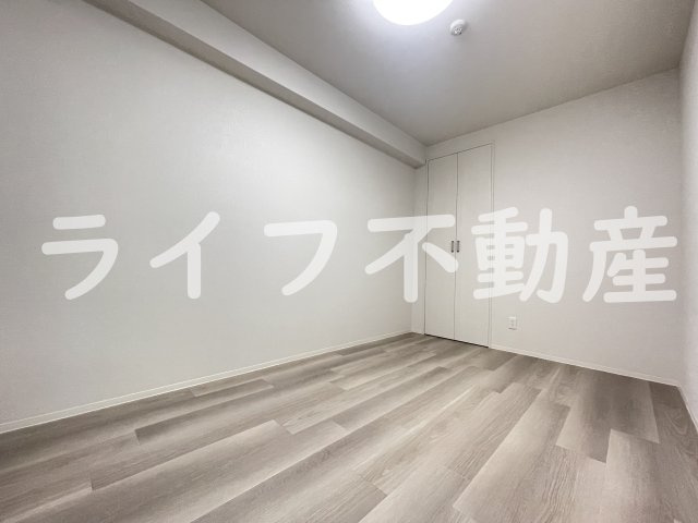 グランドレッセ今里の洋室|明るい洋室です