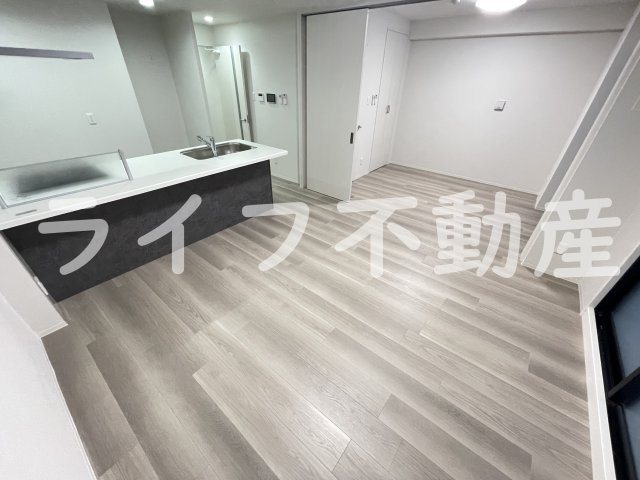 グランドレッセ今里の居間・リビング|こちらの居間で趣味の時間をお楽しみください
