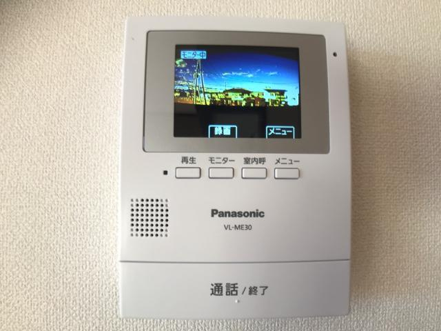 モデルナ江木の内装|カメラ付インターホン