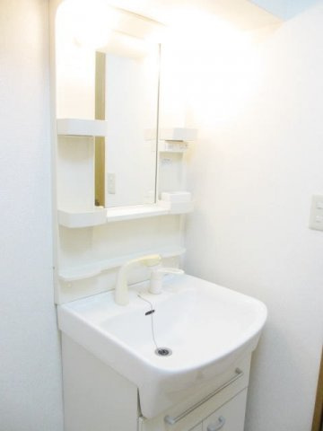 クレスト呉服町の洗面所