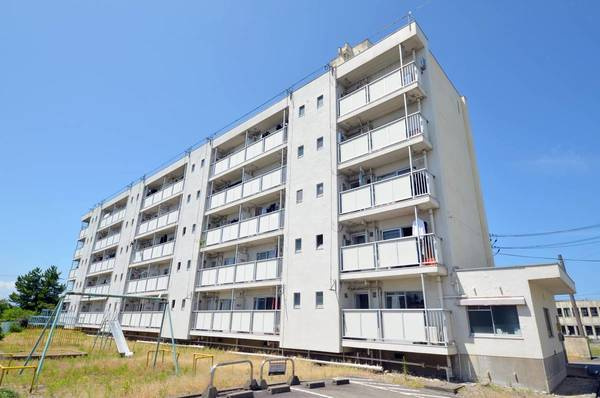ビレッジハウス堀岡2号棟の外観