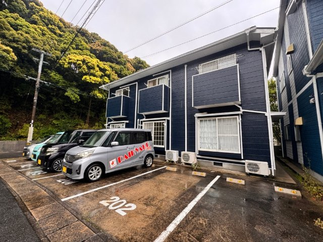 ツインズ白石早苗参番館の駐車場