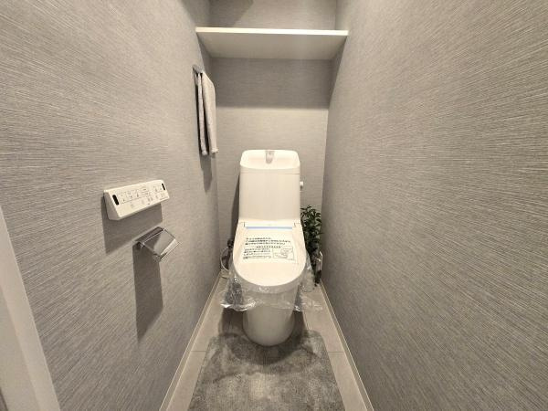 藤和南神大寺コープのトイレ|清潔感のある内装のすっきりとしたデザインのトイレです。
水周りが綺麗だと安心ですね。
