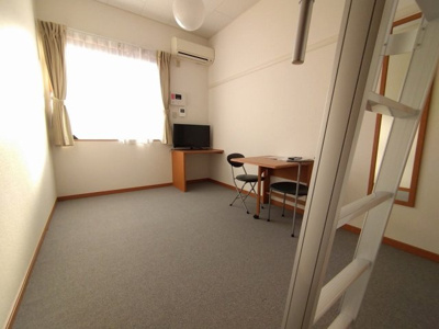 【その他】 | レオパレスエトワール南生田 | 1階はフローリング仕様です。