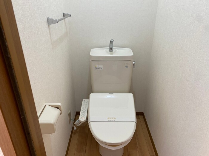 福井狐橋０戸建D-rooomのトイレ