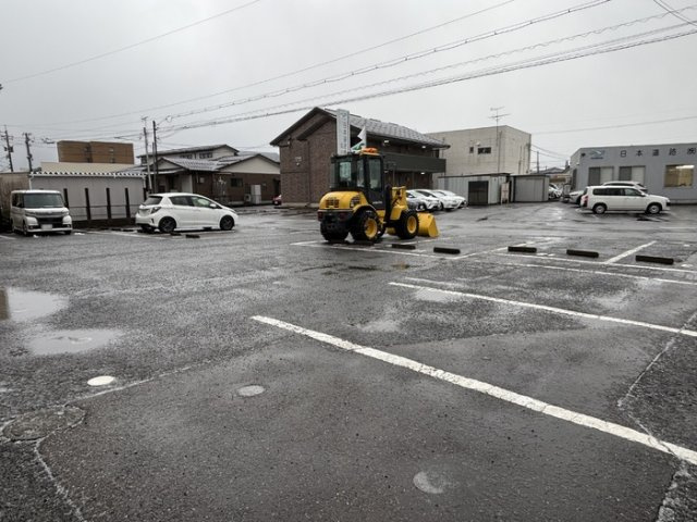 セレステ・オーリの駐車場
