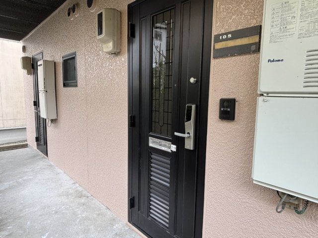 セレステ・オーリの玄関