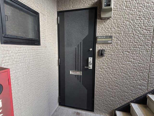 ビューラーやすらぎ　D棟の玄関